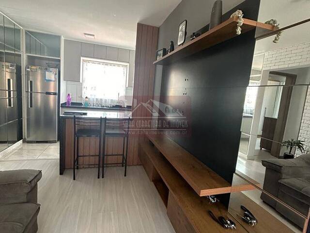 #681 - Apartamento para Venda em Colombo - PR
