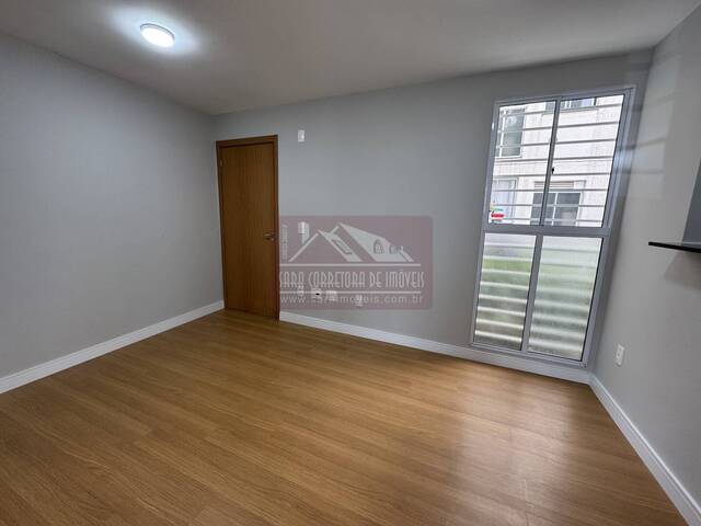 #693 - Apartamento para Venda em Colombo - PR