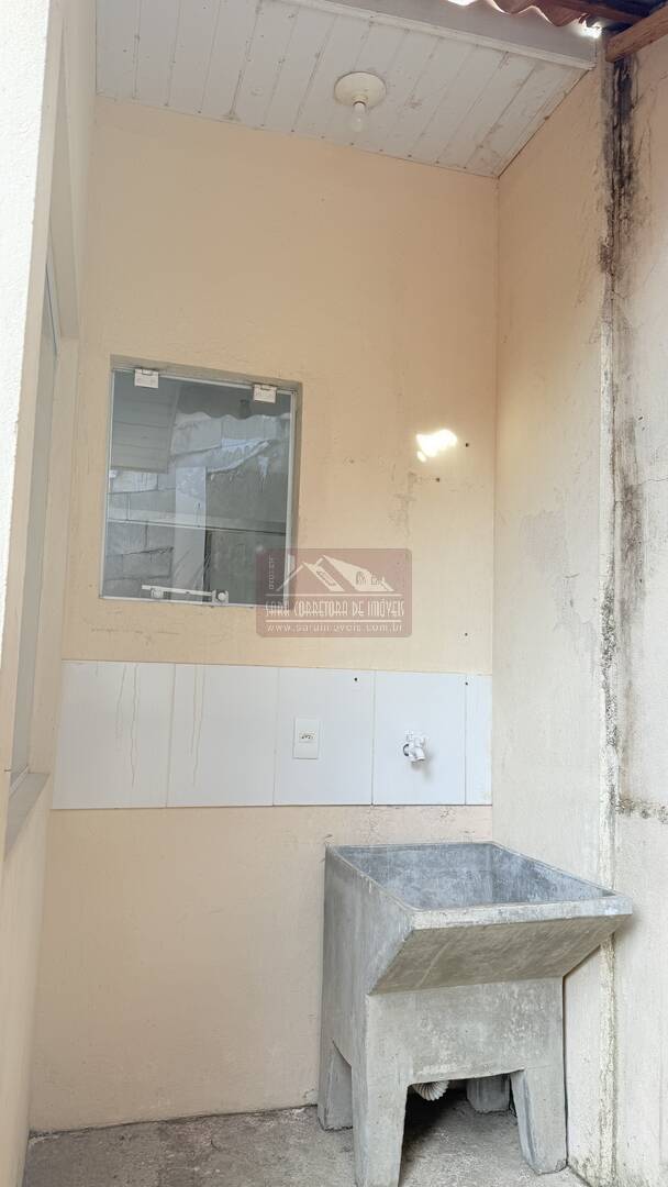 Casa para alugar com 3 quartos, 50m² - Foto 13